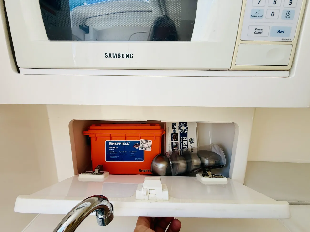 Thumbnail von Intrepid 377 WA