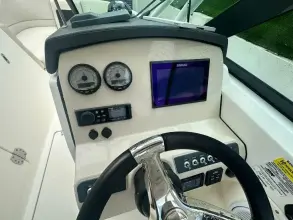 Thumbnail von Boston Whaler 230 Vantage