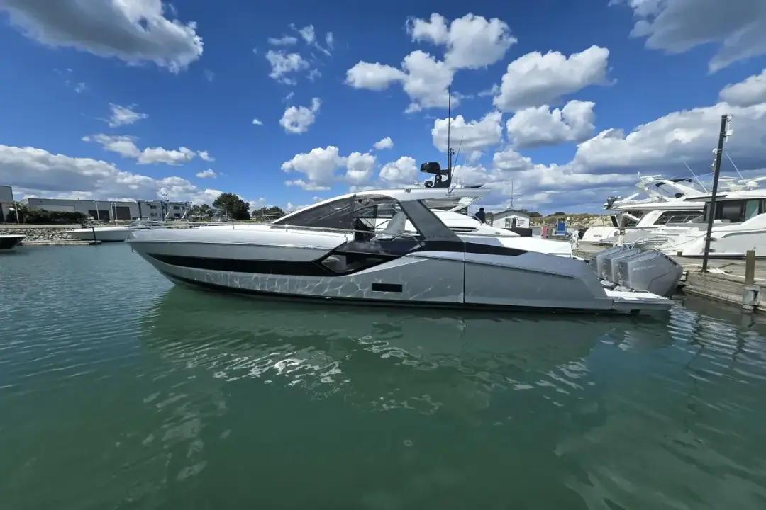 Azimut 48