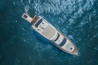 Thumbnail von Azimut 75 Thinks It's His Too