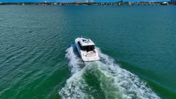 Thumbnail von Sea Ray 47 právě dorazil