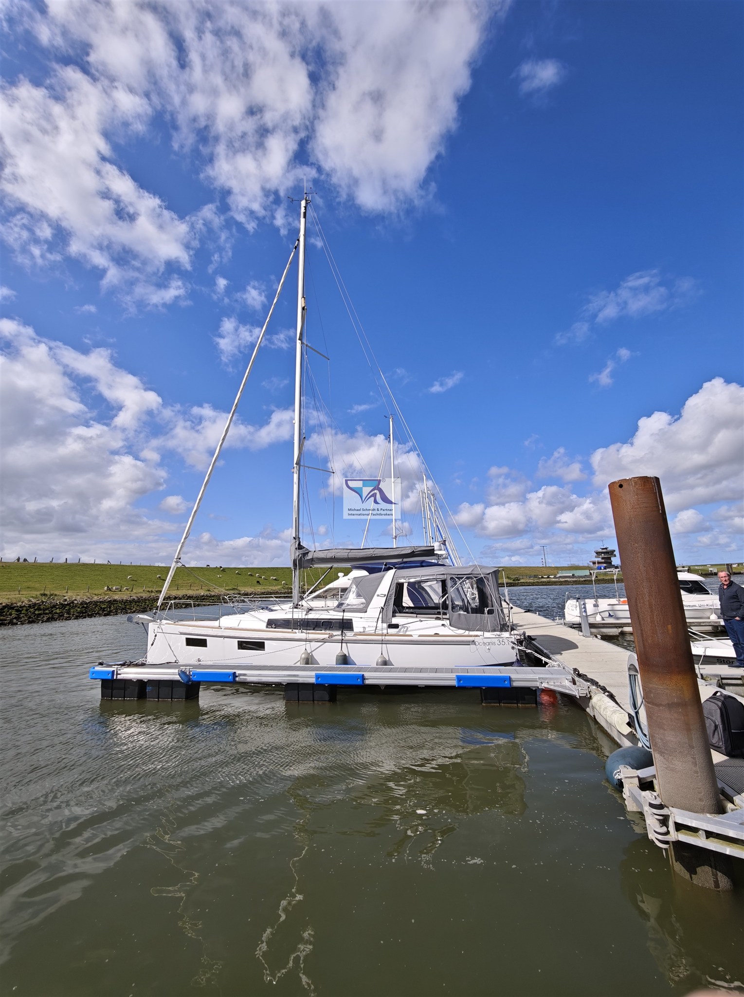 Thumbnail von Beneteau OCEANIS 35.1