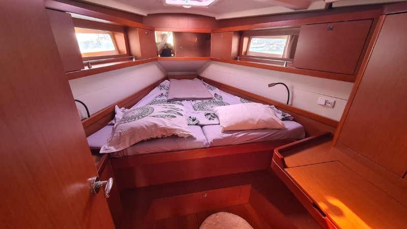 Thumbnail von Bénéteau Oceanis 41