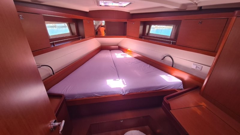 Thumbnail von Bénéteau Oceanis 41