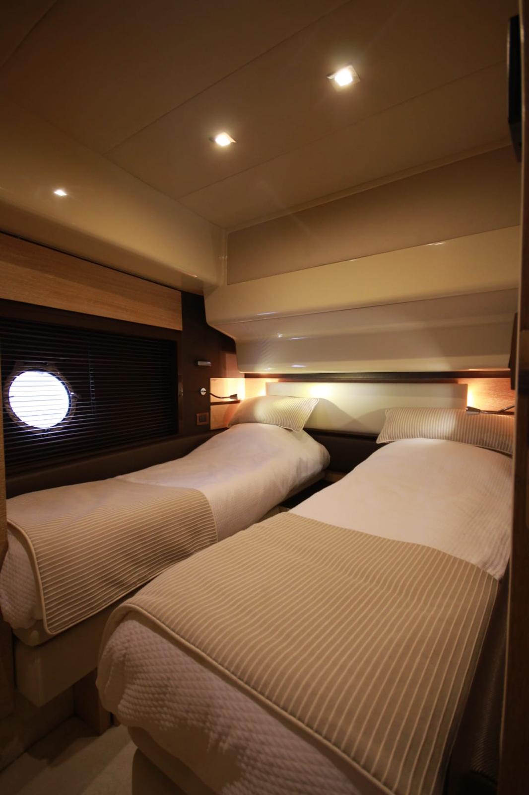 Thumbnail von Azimut 58