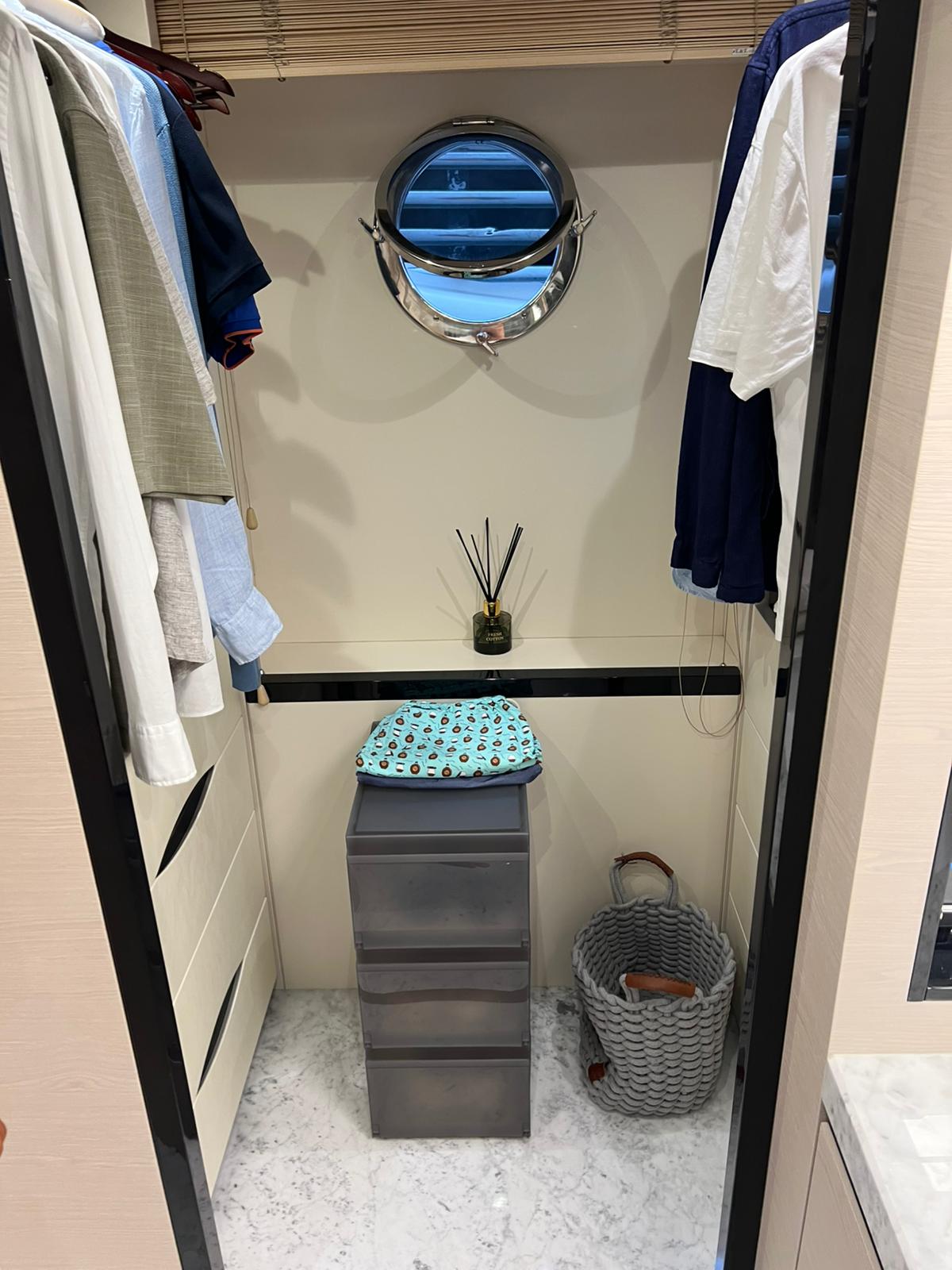 Thumbnail von Azimut 80