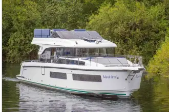 Thumbnail von Delphia 11 Flylounge Mardis Gras (retained by vendor)