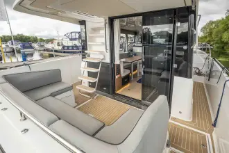 Thumbnail von Delphia 11 Flylounge Mardis Gras (retained by vendor)