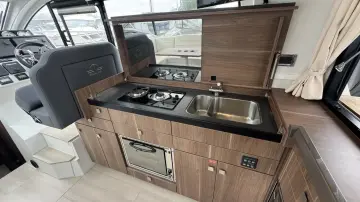 Thumbnail von Sealine C330 Lelia