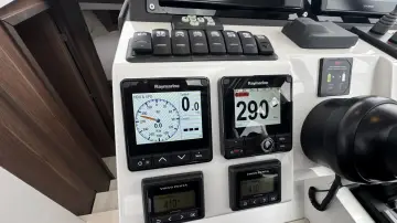 Thumbnail von Sealine C330 Lelia