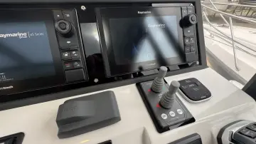 Thumbnail von Sealine C330 Lelia