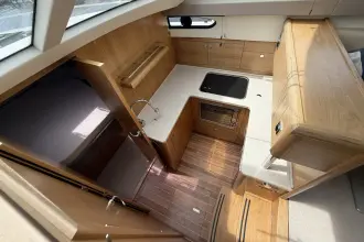 Thumbnail von Haines 32 Sedan Third Half