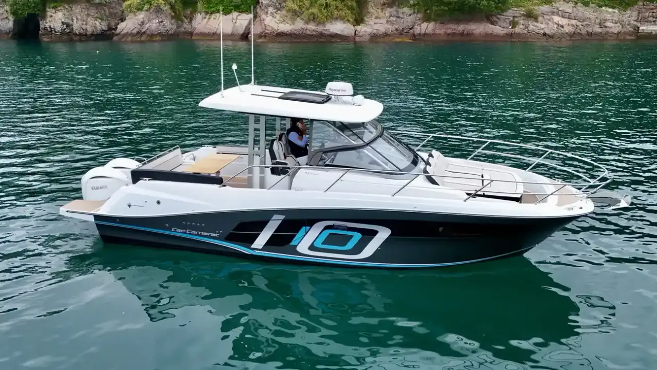 Jeanneau Cap Camarat 10.5 WA S2 BLUE ROCKET