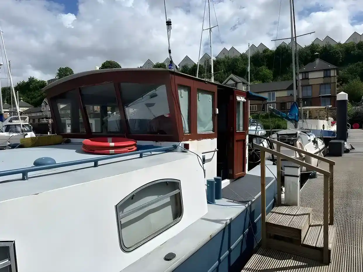 Thumbnail von Custom 65ft Dutch Barge Flat over crest