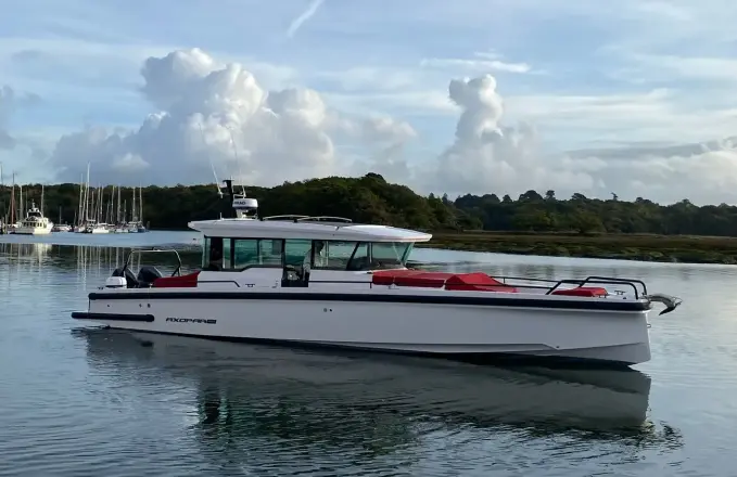 Axopar 37 XC Cross Cabin SISU