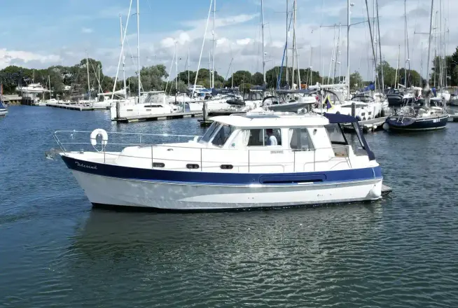 Hardy Commander 32