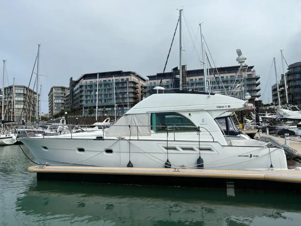Beneteau Antares 13.80
