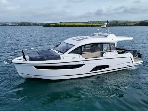 Sealine C430 DESTINY