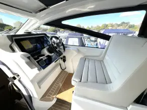 Thumbnail von Sealine S390 Presents as new