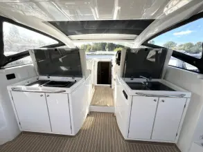 Thumbnail von Sealine S390 Presents as new