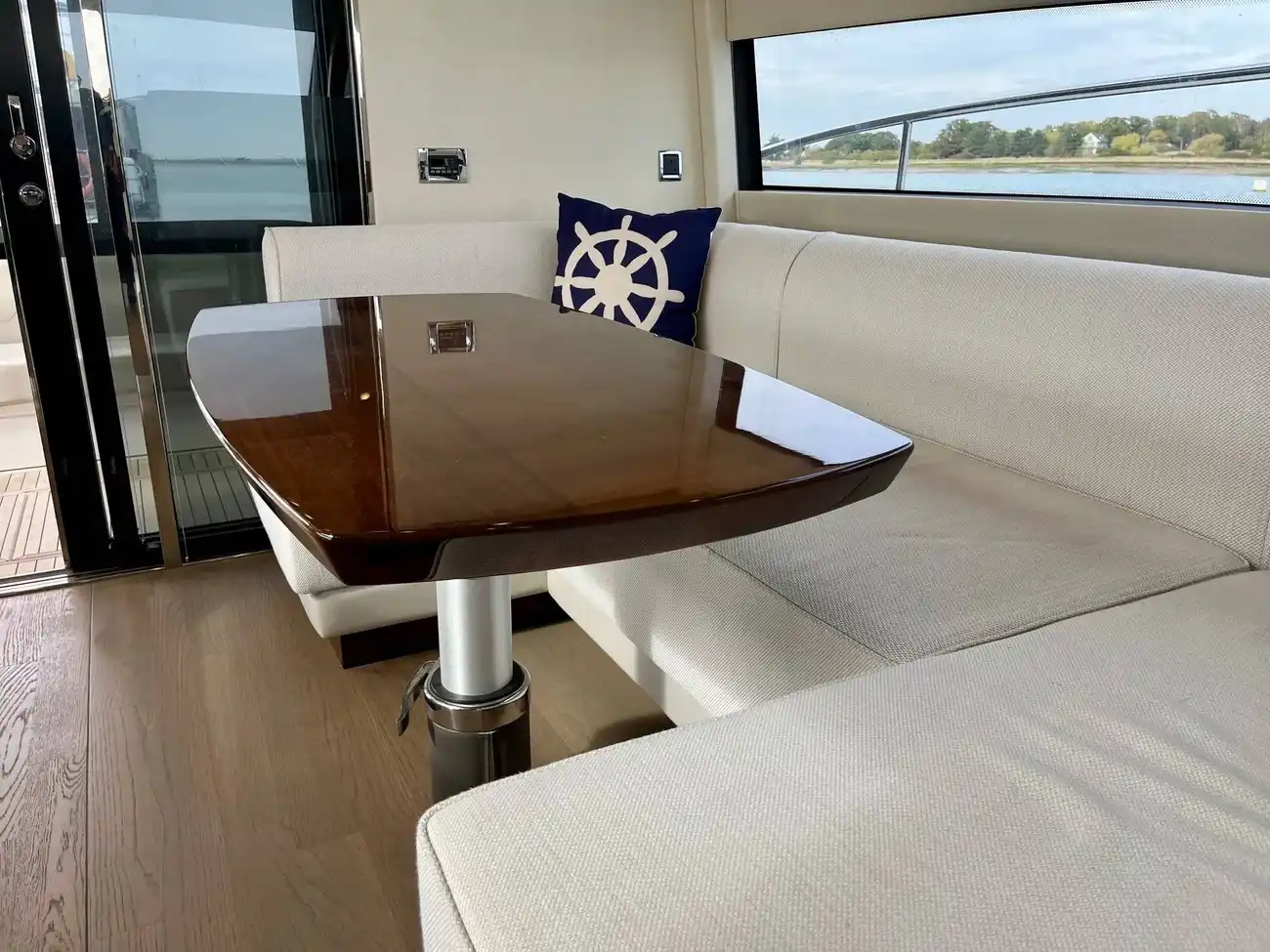 Thumbnail von Fairline Squadron 50