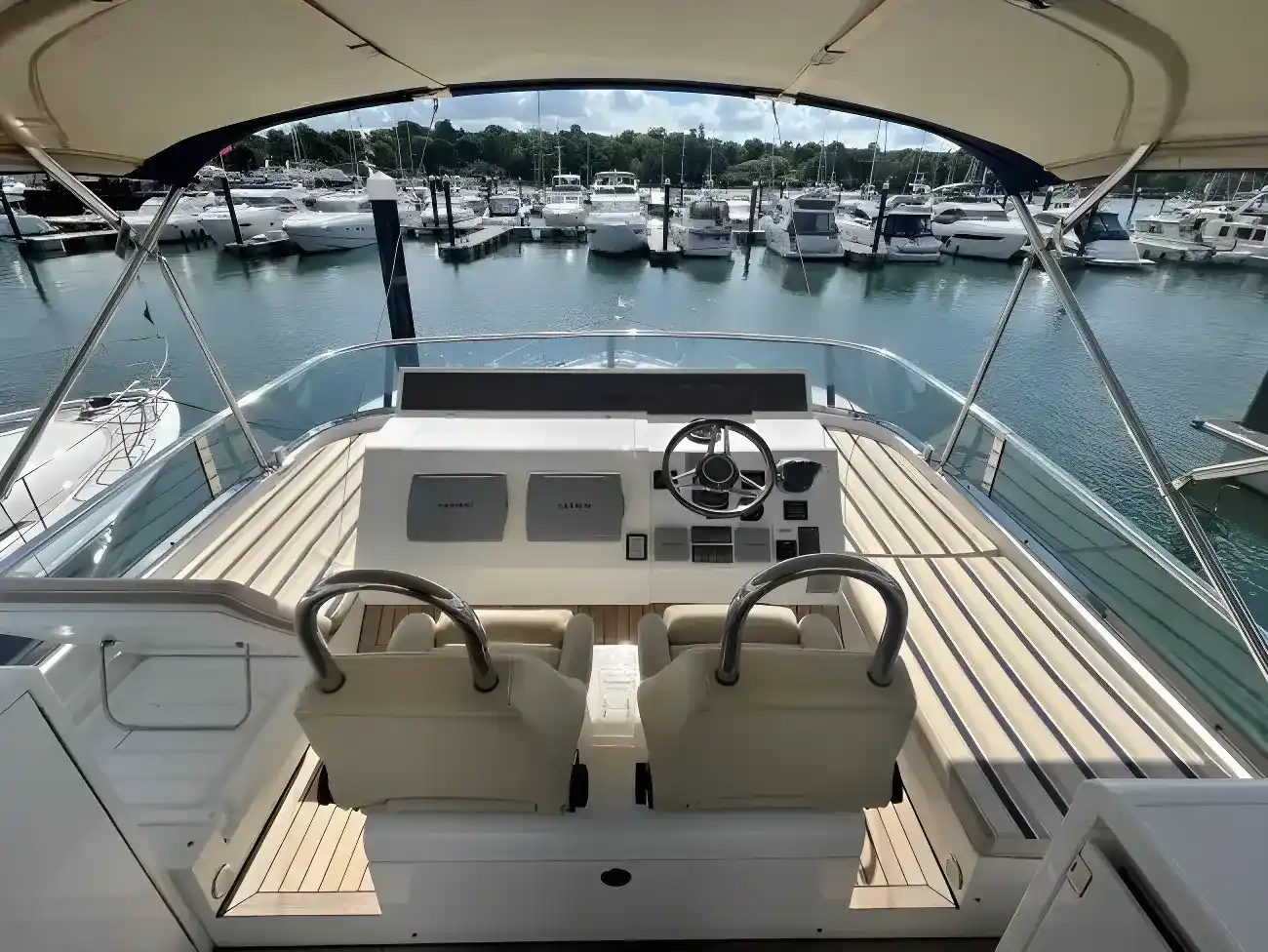 Thumbnail von Fairline Squadron 58