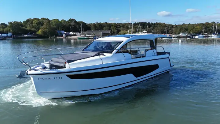 Sealine C335 As New Condition