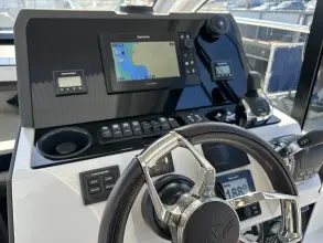 Thumbnail von Sealine C335 As New Condition