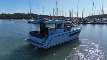 Thumbnail von Sealine C335 As New Condition
