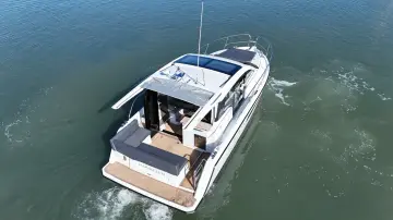 Thumbnail von Sealine C335 As New Condition