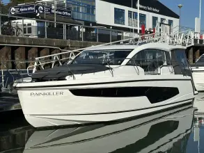 Thumbnail von Sealine C335 As New Condition