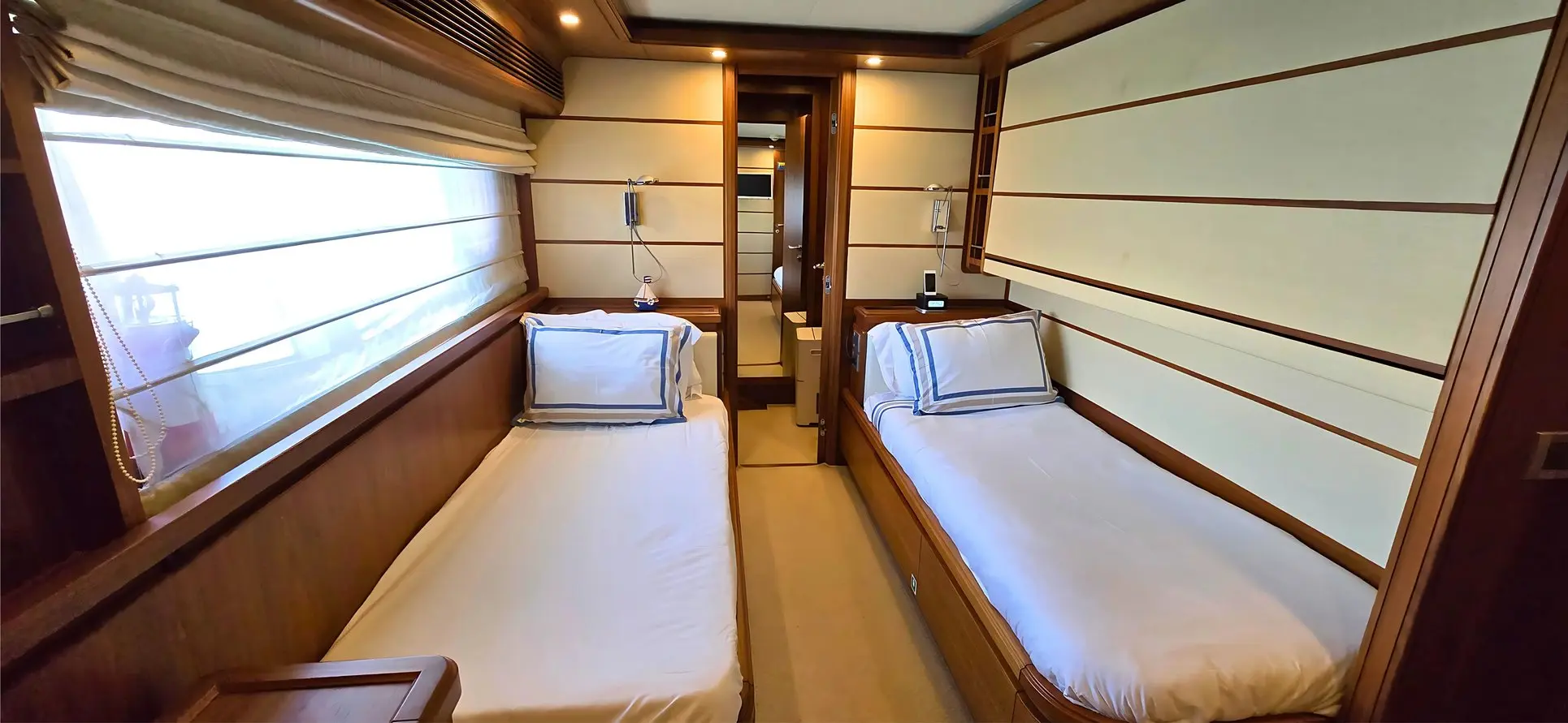 Thumbnail von Ferretti Yachts 	Custom Line 97