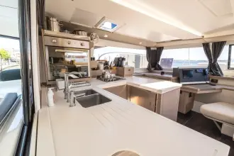 Thumbnail von Fountaine Pajot Catamaran Astrea 42