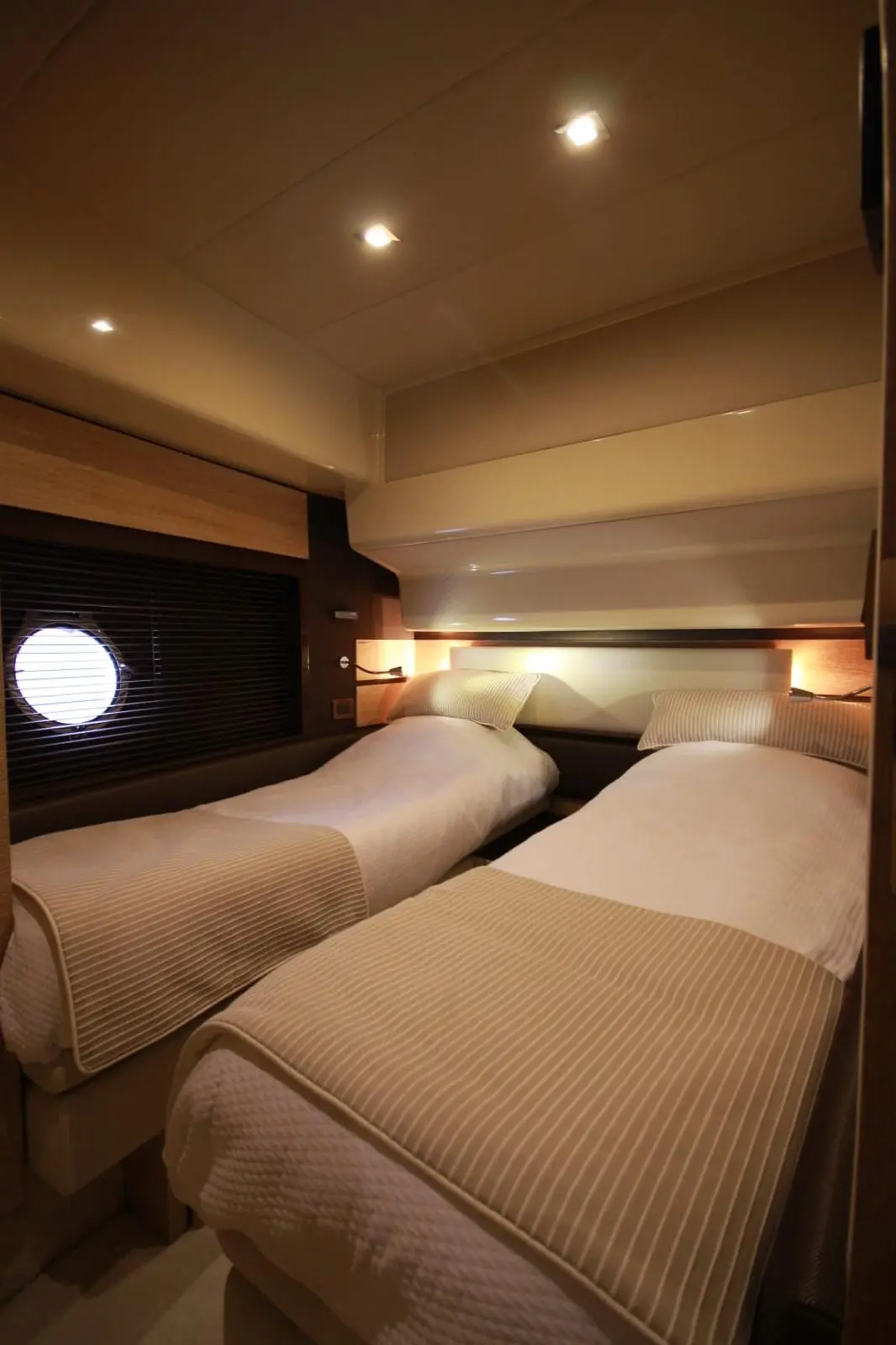 Thumbnail von Azimut 58