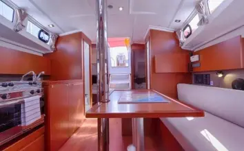 Thumbnail von Beneteau Oceanis 38.1