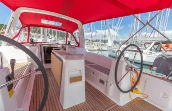 Thumbnail von Beneteau Oceanis 38.1