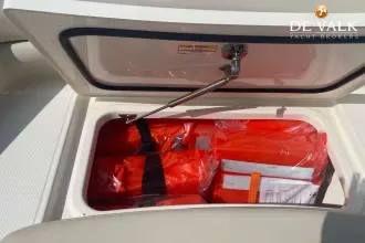 Thumbnail von Boston Whaler 330 Outrage