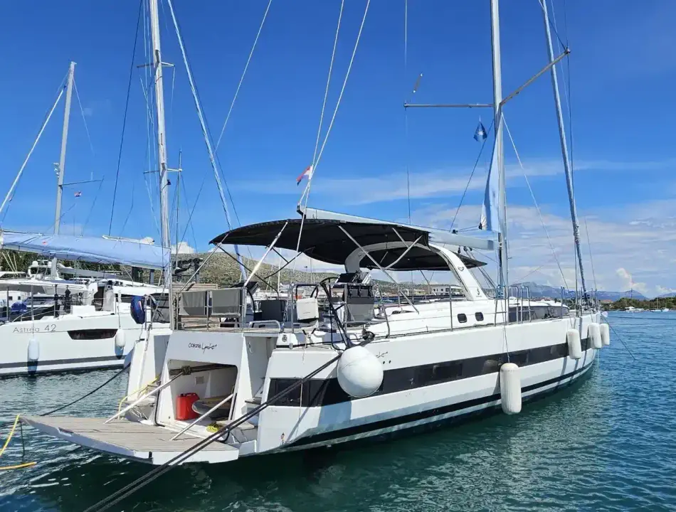 Beneteau Oceanis Yacht 62