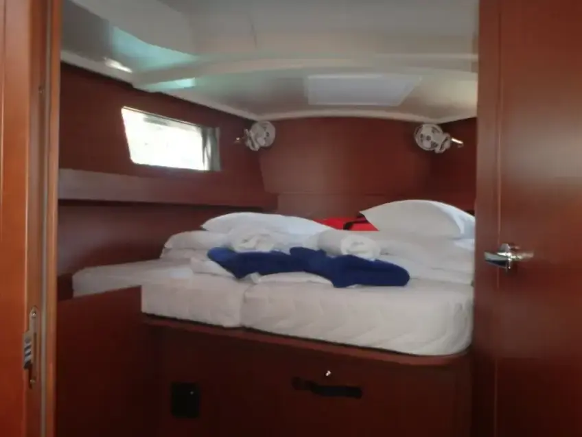 Thumbnail von Beneteau Oceanis 41.1