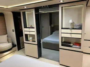 Thumbnail von Azimut 80