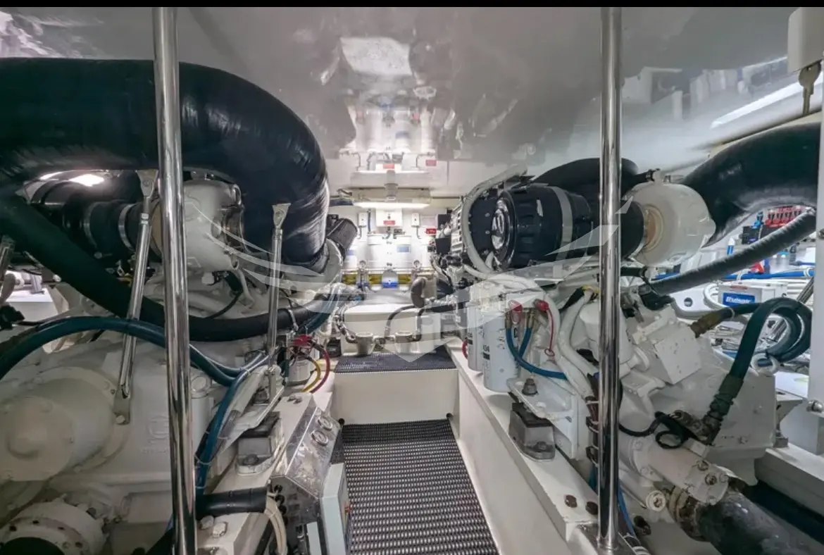 Thumbnail von Hatteras 50 Convertible