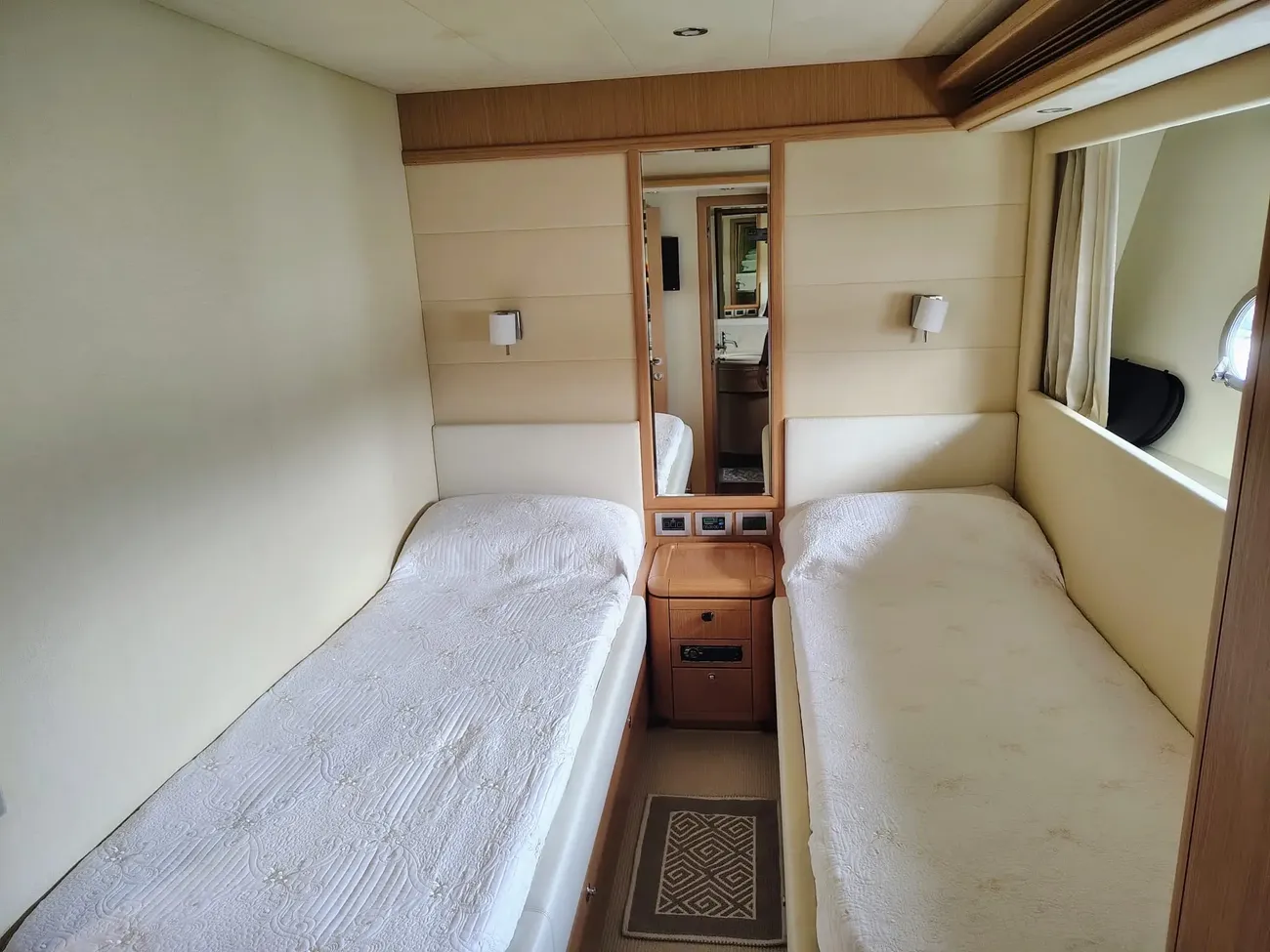 Thumbnail von Ferretti Yachts 830 FERRETTI YACHTS 830