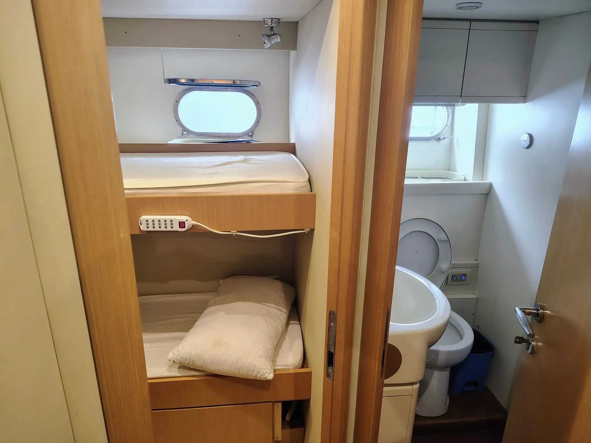 Thumbnail von Ferretti Yachts 830 FERRETTI YACHTS 830