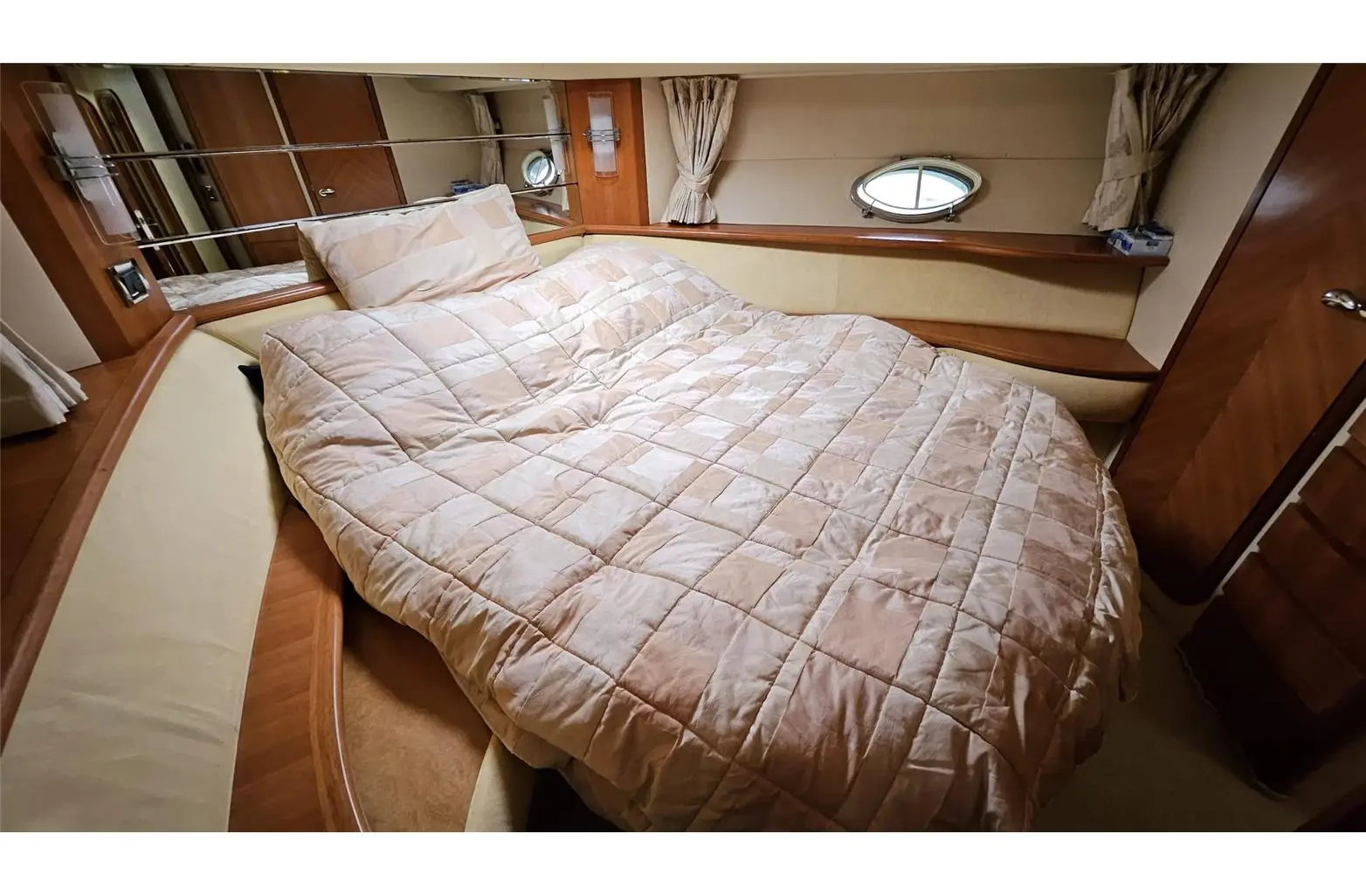 Thumbnail von Azimut 46