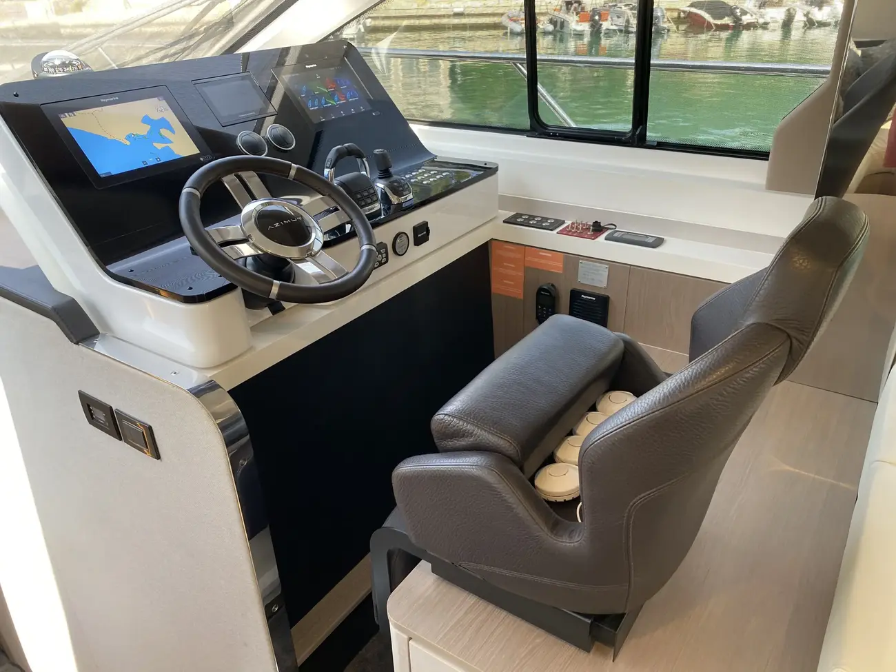 Thumbnail von Azimut 60