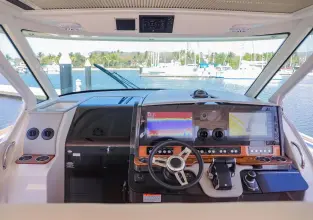 Thumbnail von Tiara Yachts 43LS