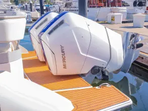 Thumbnail von Tiara Yachts 43LS