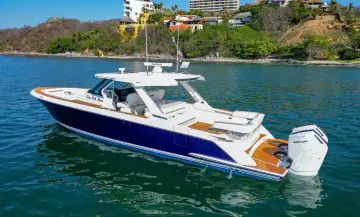 Thumbnail von Tiara Yachts 43LS