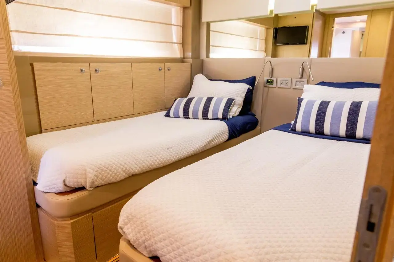 Thumbnail von Ferretti Yachts 720