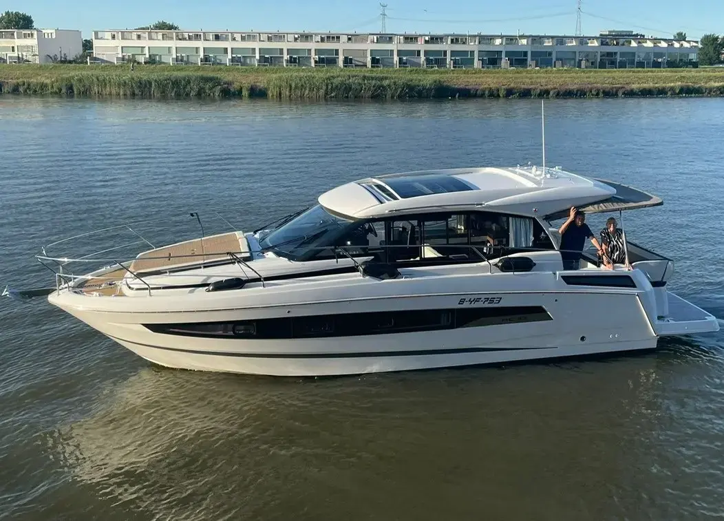 Jeanneau NC 37 JEANNEAU NC37 met slechts 87 uur!